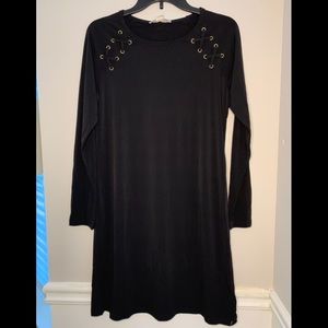 Cute stretchy short black dress